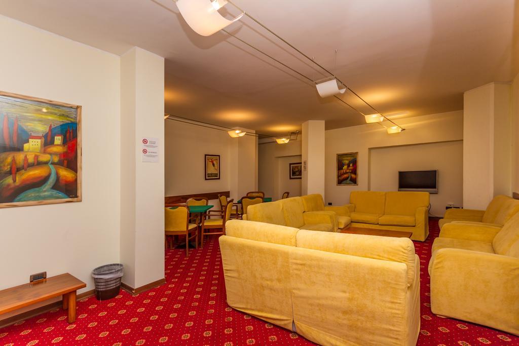 Hotel Relais Des Alpes Oulx エクステリア 写真