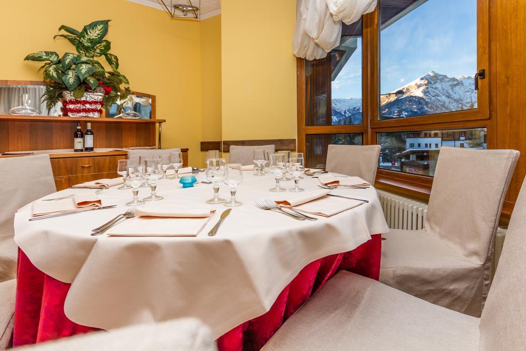 Hotel Relais Des Alpes Oulx エクステリア 写真