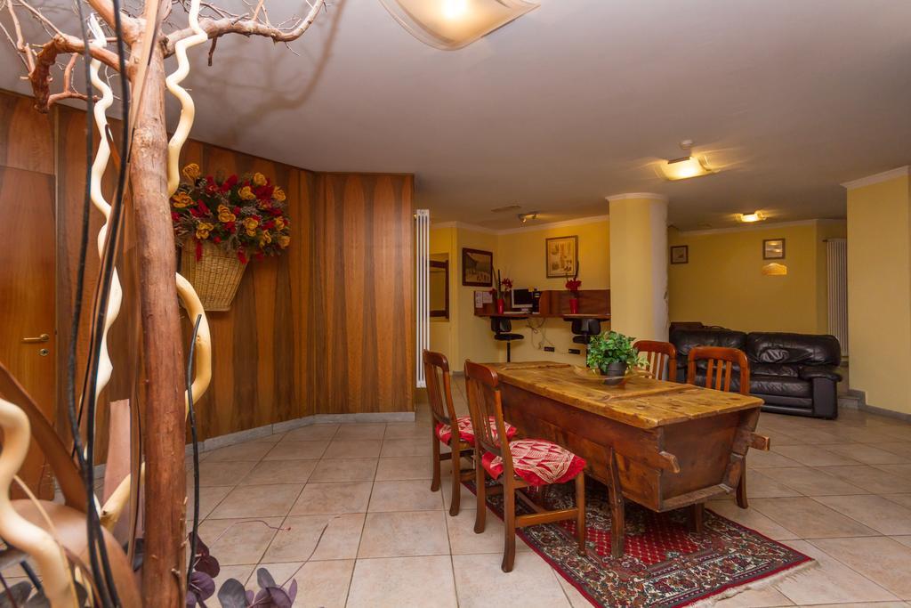 Hotel Relais Des Alpes Oulx エクステリア 写真