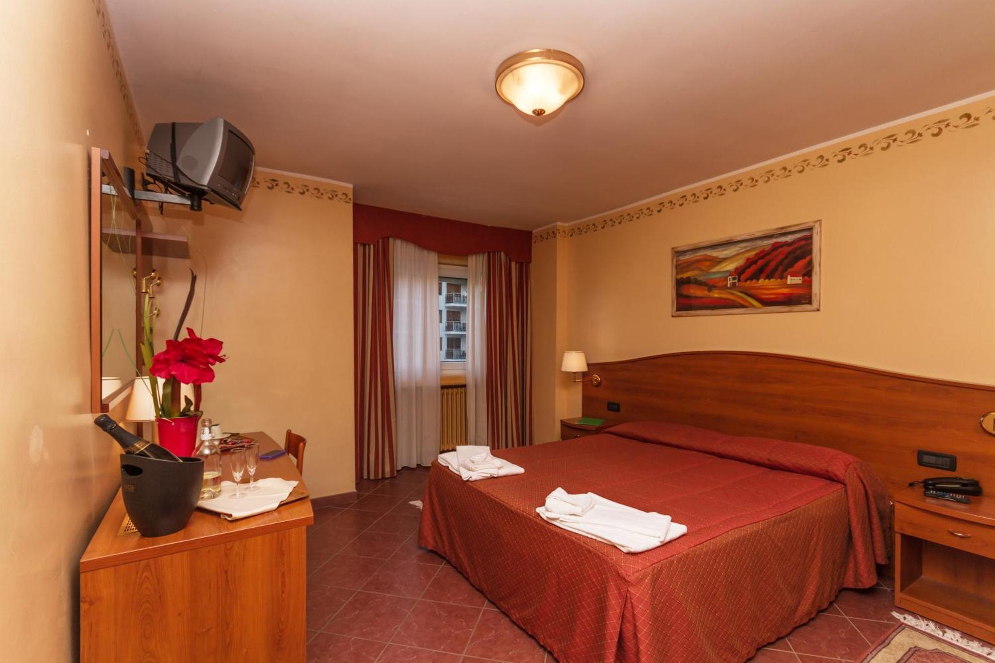 Hotel Relais Des Alpes Oulx 部屋 写真