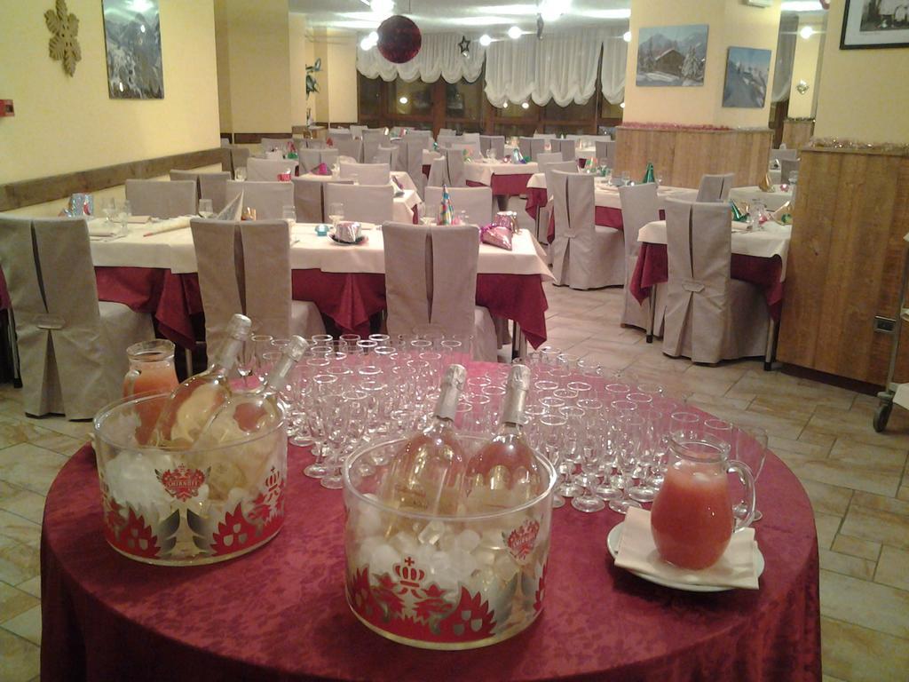 Hotel Relais Des Alpes Oulx エクステリア 写真