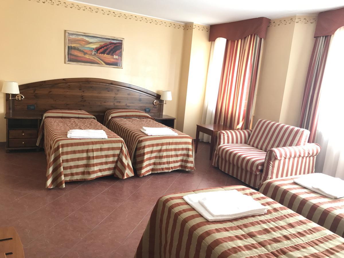 Hotel Relais Des Alpes Oulx エクステリア 写真