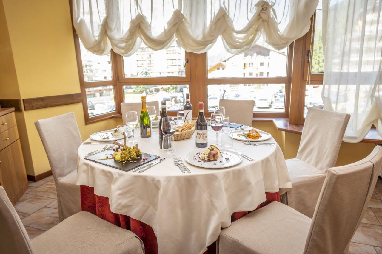 Hotel Relais Des Alpes Oulx エクステリア 写真