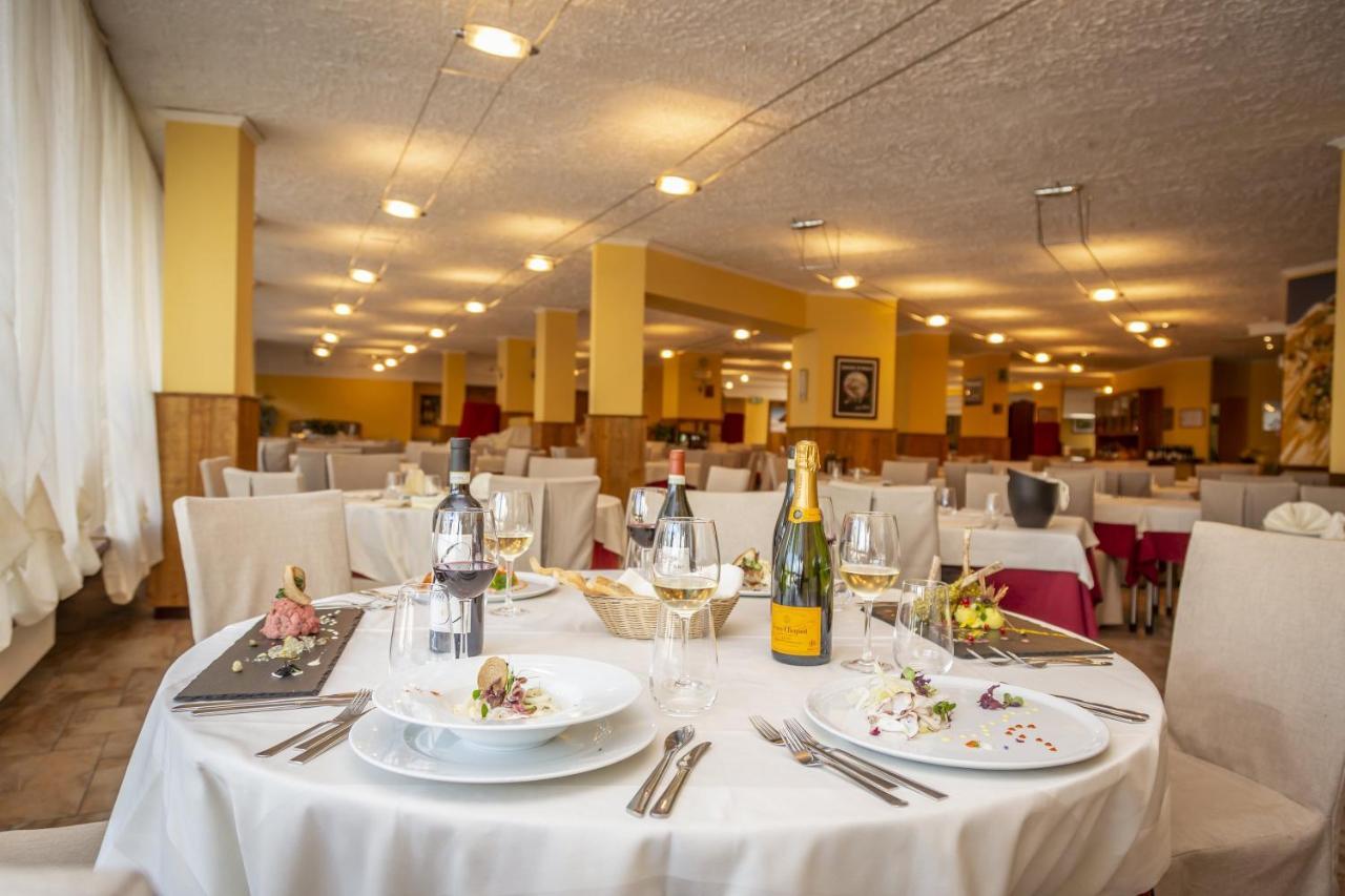 Hotel Relais Des Alpes Oulx エクステリア 写真